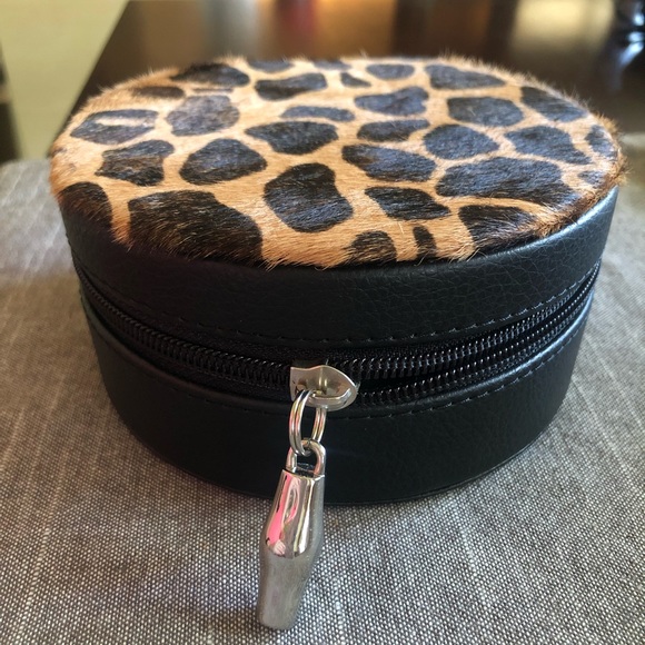Gump’s Travel Jewelry Case - Picture 3 of 5